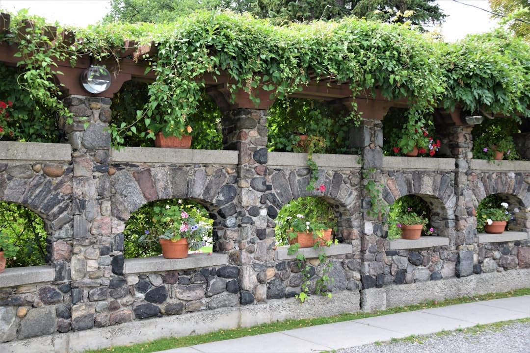 Natural stone retaining wall